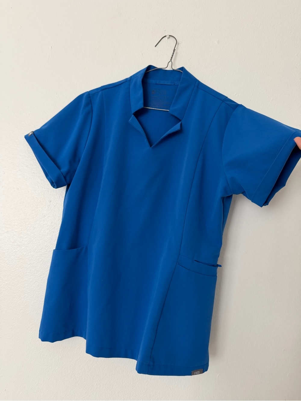 FIGS Women’s Inala Slim Scrub Top Royal Blue Size M - Picture 2 of 6